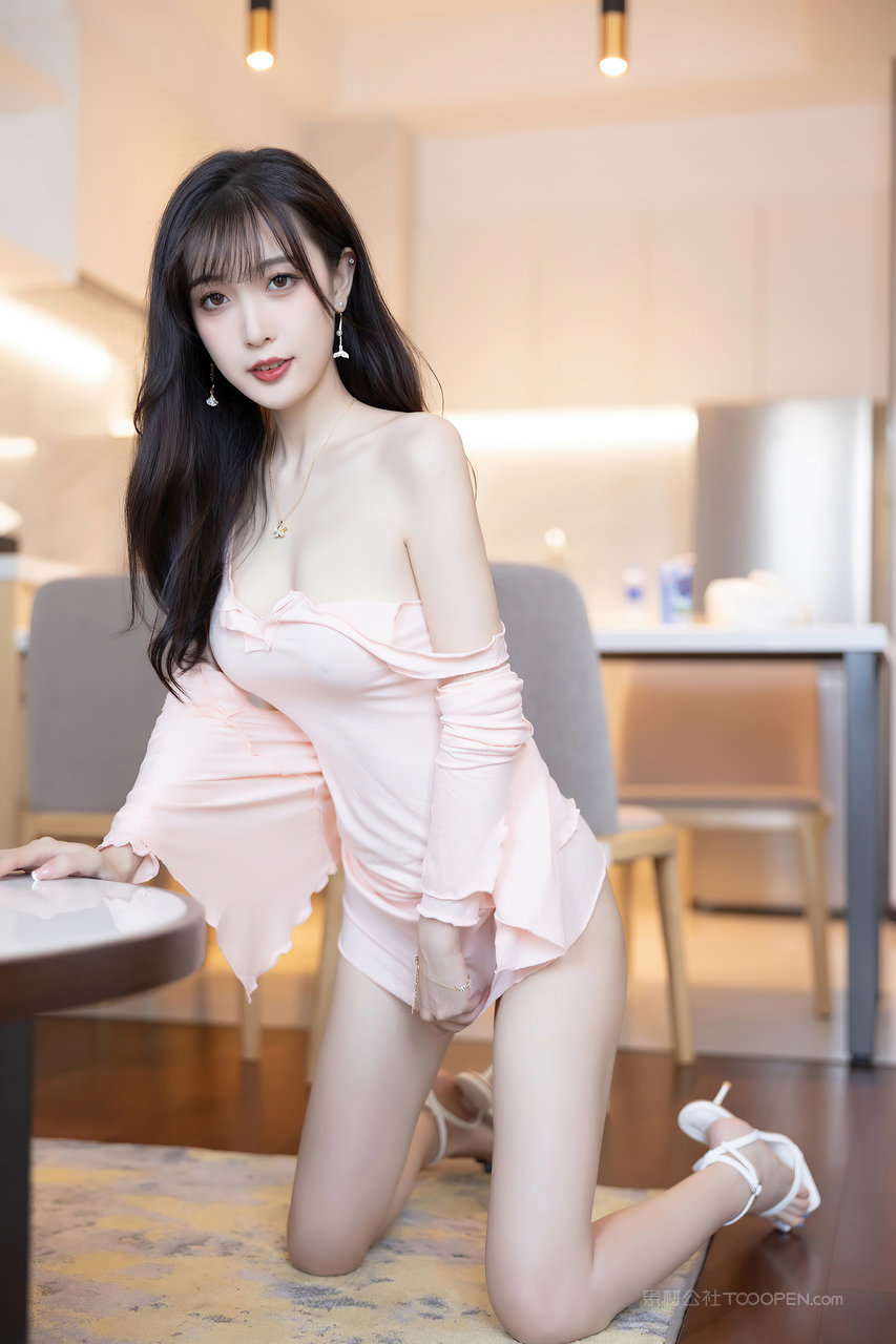 国产久久人人性感女神林星阑大尺度照片流出.jpg